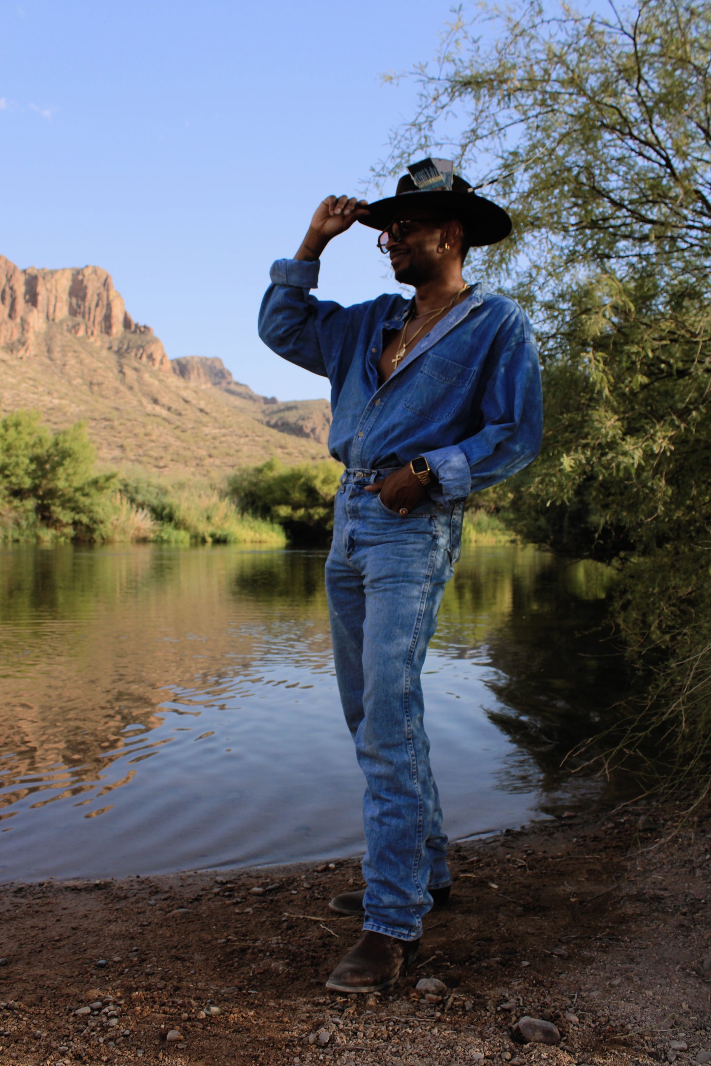 CLASSIC CATTLEMAN IN WOOD